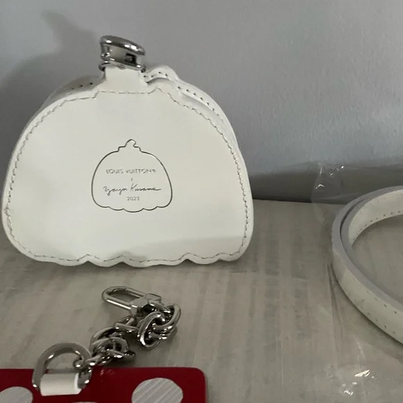 LOUIS VUITTON x Yayoi Kusama LVxYK Epi Marerini 2WAY - Picture 8 of 13